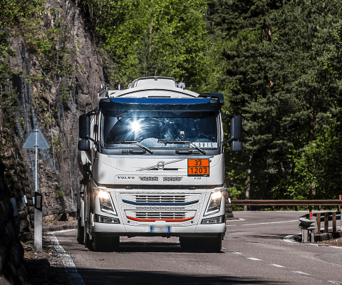 Camion cisterna del Gruppo Nord Petroli